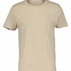 basic tee m<TAKEOFF Clearance