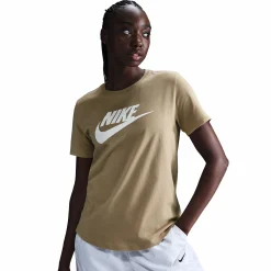 nsw tee essntl w<NIKE Clearance